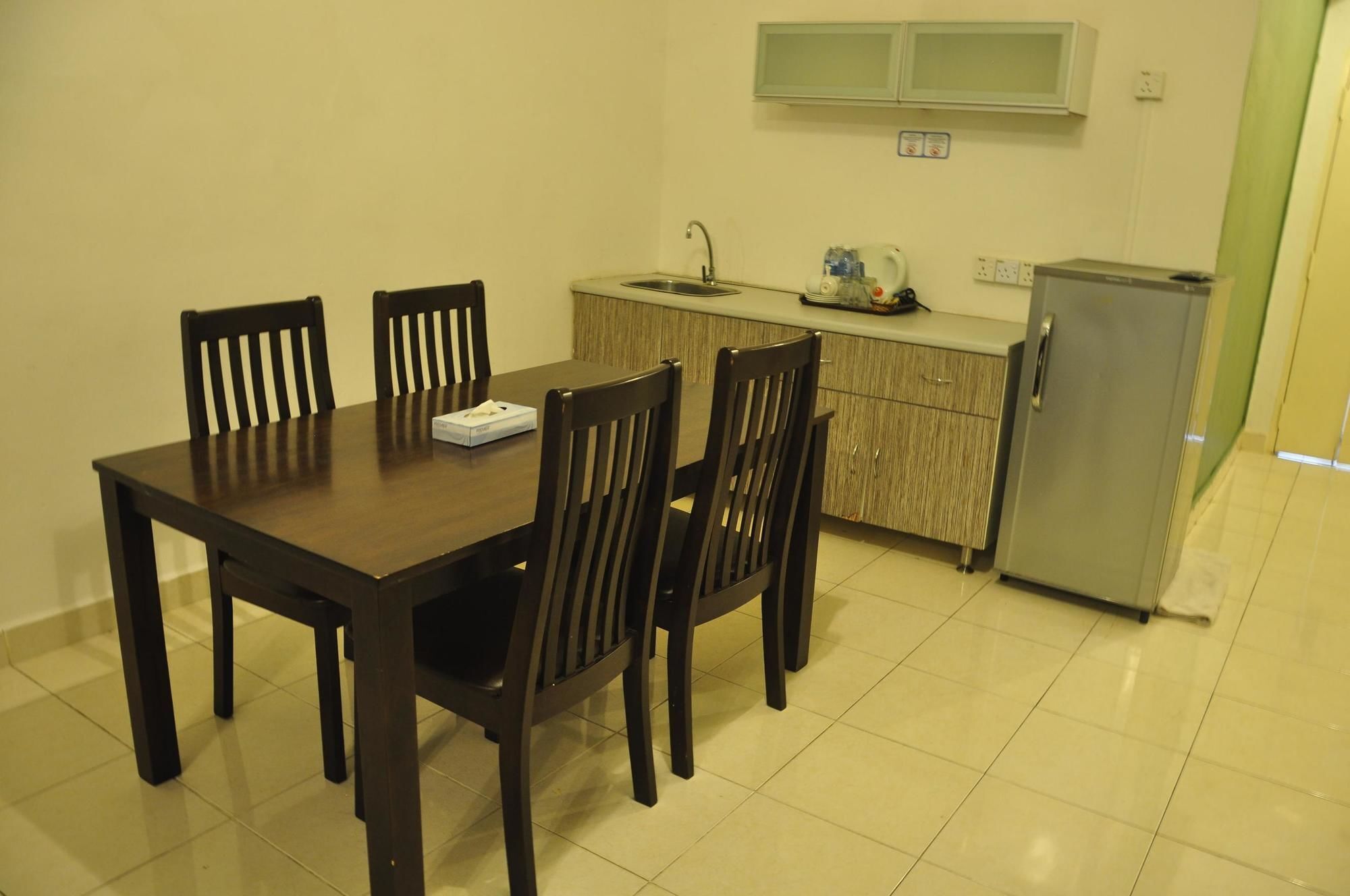 Sumai Hotel Apartment Kuala Terengganu Esterno foto
