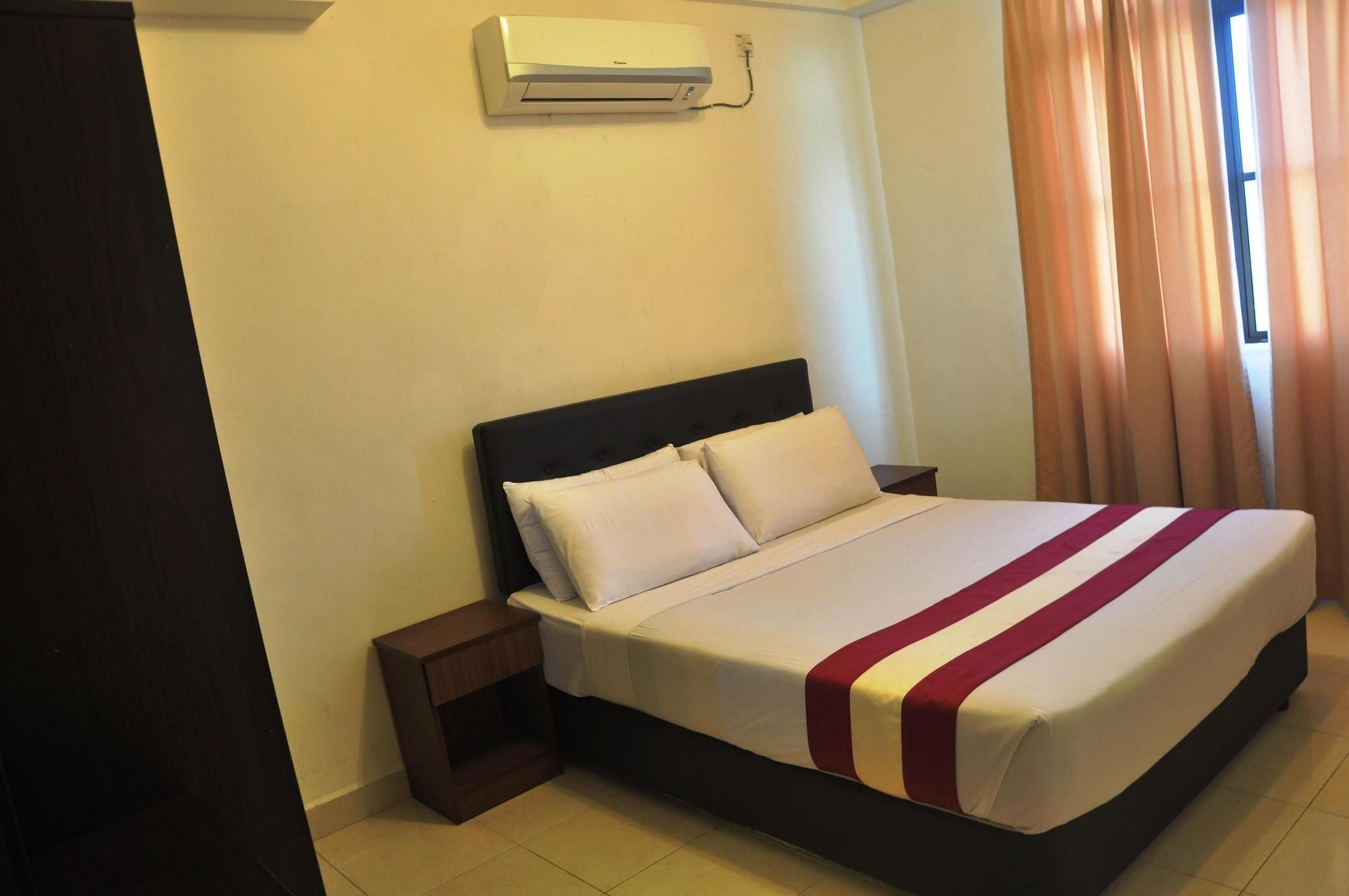Sumai Hotel Apartment Kuala Terengganu Esterno foto